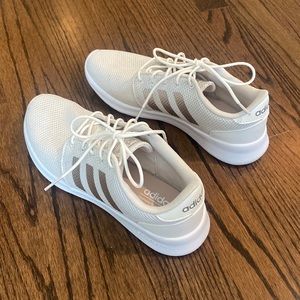 Adidas white tennis shoes women’s US size 7